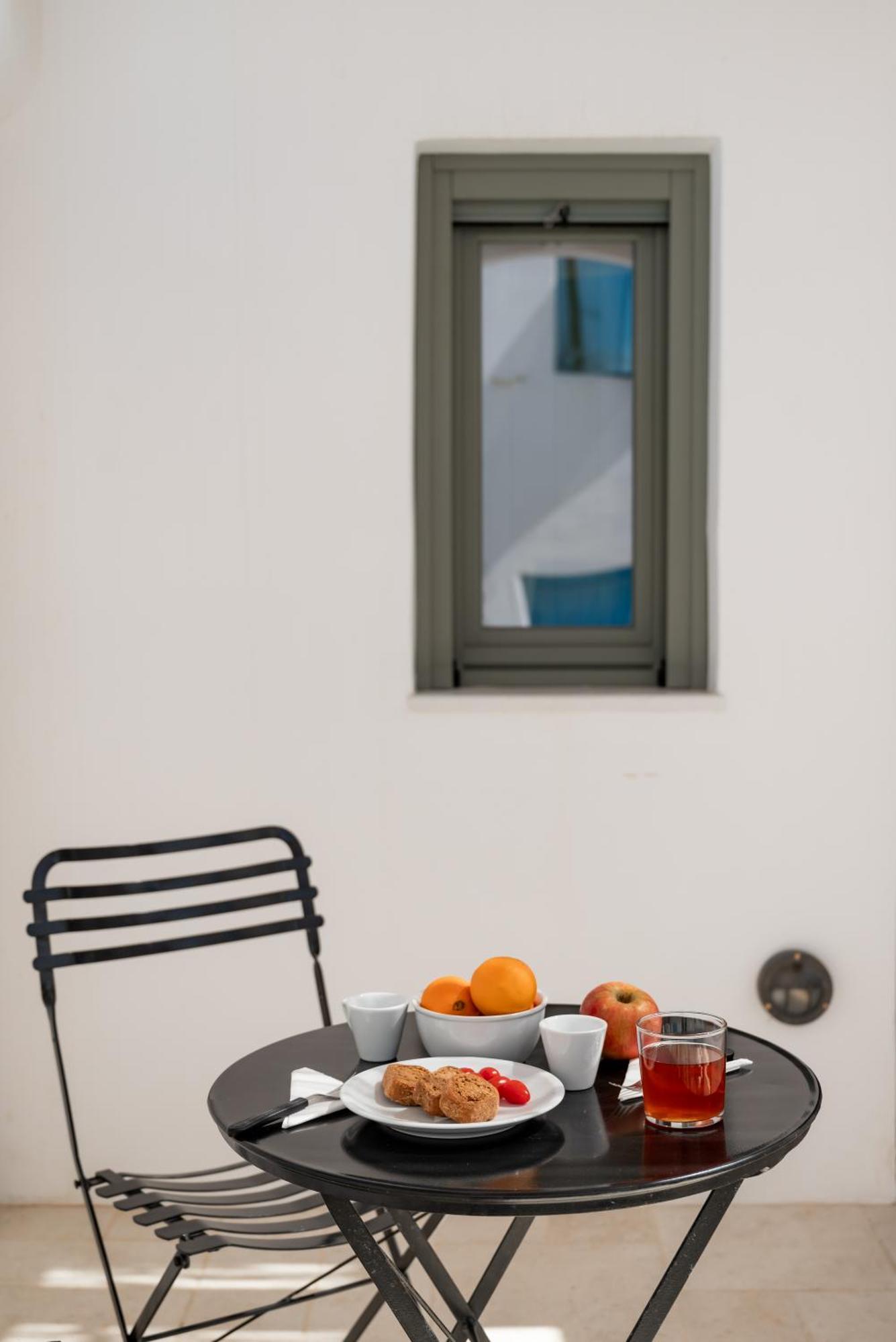 Aniko Suites White Alley Mykonos Town Exterior photo